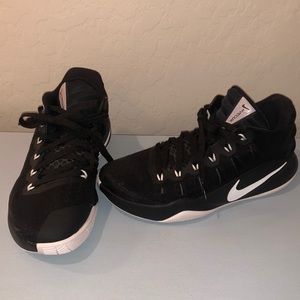 Nike Hyperdunk women’s Black 2016 Low SZ: 7